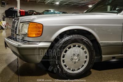 1991 Mercedes - Benz 560-Class