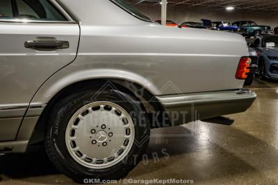 1991 Mercedes - Benz 560-Class