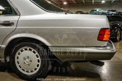 1991 Mercedes - Benz 560-Class