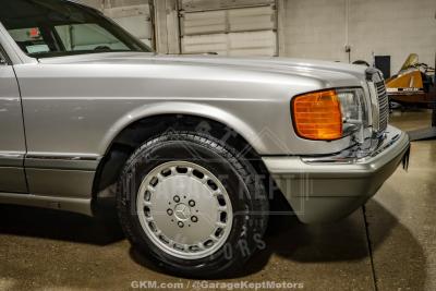 1991 Mercedes - Benz 560-Class