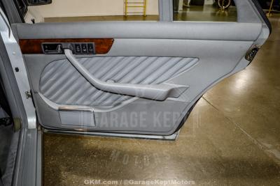 1991 Mercedes - Benz 560-Class