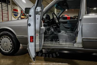 1991 Mercedes - Benz 560-Class