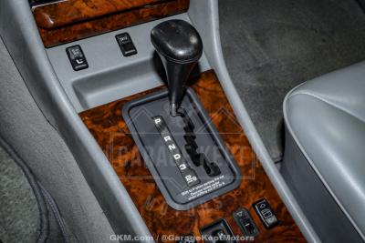 1991 Mercedes - Benz 560-Class