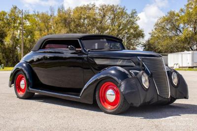 1937 Ford Cabriolet