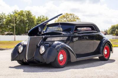 1937 Ford Cabriolet
