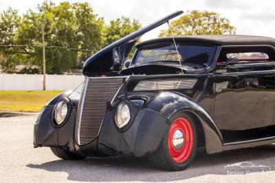 1937 Ford Cabriolet