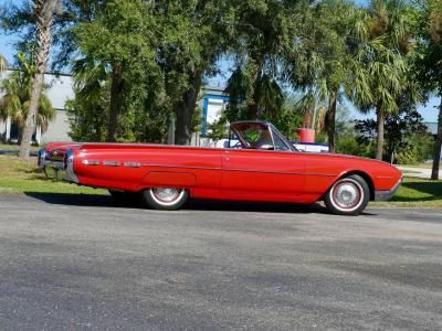 1962 Ford Thunderbird Convertible