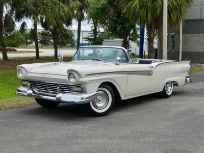 1957 Ford Fairlane Skyliner