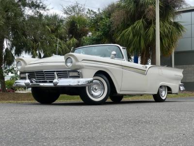 1957 Ford Fairlane Skyliner