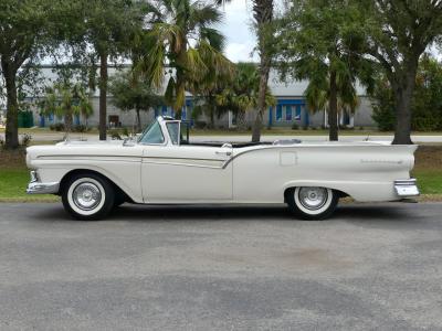 1957 Ford Fairlane Skyliner