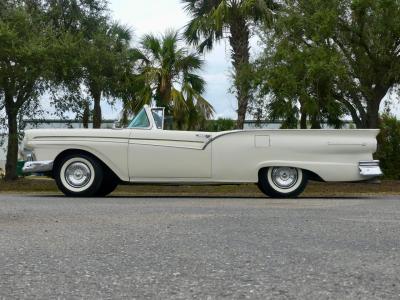 1957 Ford Fairlane Skyliner
