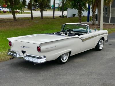 1957 Ford Fairlane Skyliner