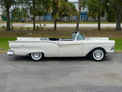 1957 Ford Fairlane Skyliner