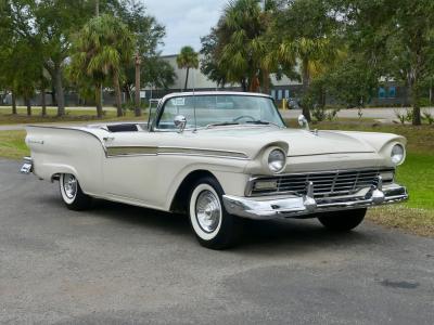 1957 Ford Fairlane Skyliner