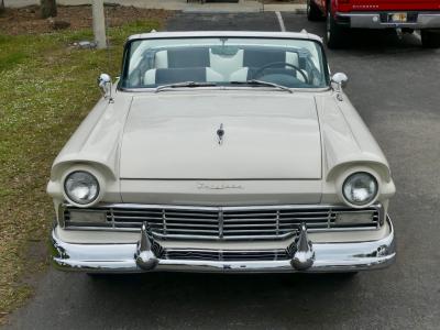 1957 Ford Fairlane Skyliner