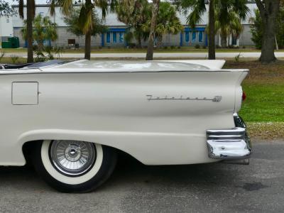 1957 Ford Fairlane Skyliner