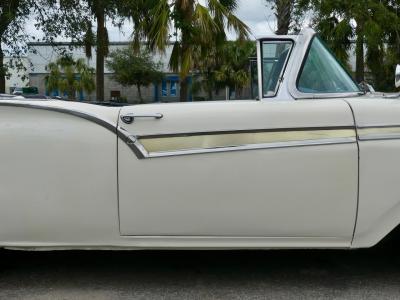 1957 Ford Fairlane Skyliner