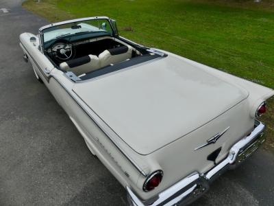 1957 Ford Fairlane Skyliner
