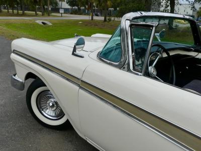 1957 Ford Fairlane Skyliner