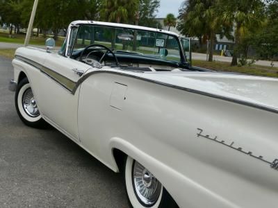 1957 Ford Fairlane Skyliner