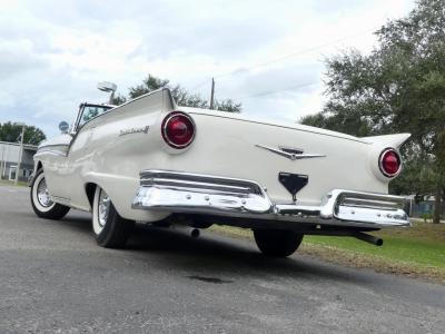 1957 Ford Fairlane Skyliner
