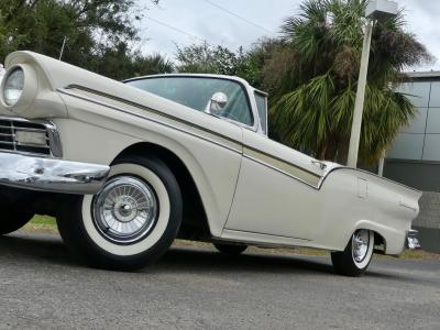 1957 Ford Fairlane Skyliner