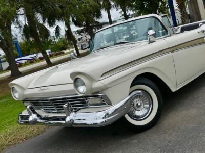 1957 Ford Fairlane Skyliner