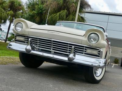 1957 Ford Fairlane Skyliner