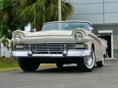 1957 Ford Fairlane Skyliner