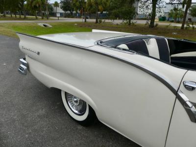 1957 Ford Fairlane Skyliner