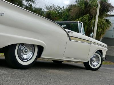 1957 Ford Fairlane Skyliner