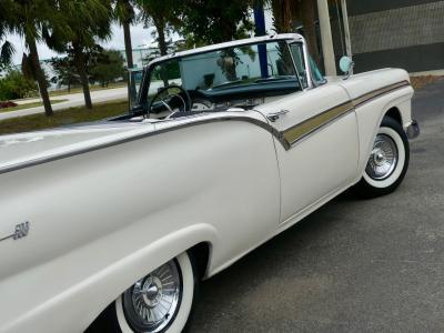 1957 Ford Fairlane Skyliner