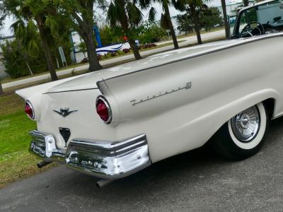 1957 Ford Fairlane Skyliner