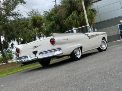1957 Ford Fairlane Skyliner