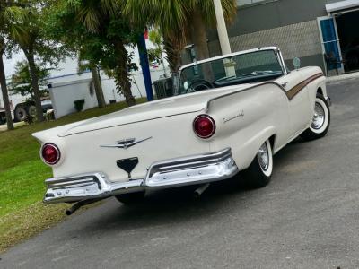 1957 Ford Fairlane Skyliner