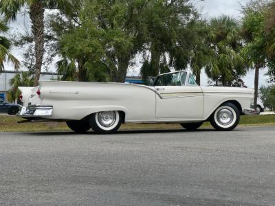 1957 Ford Fairlane Skyliner