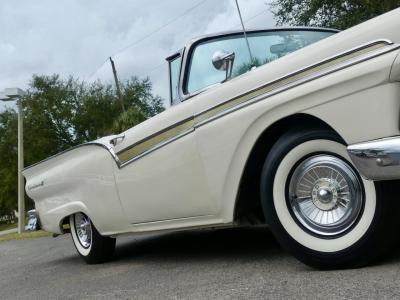 1957 Ford Fairlane Skyliner