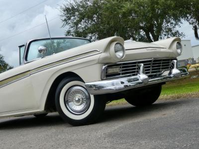 1957 Ford Fairlane Skyliner