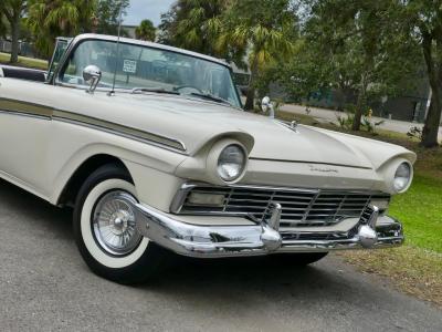 1957 Ford Fairlane Skyliner
