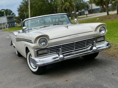 1957 Ford Fairlane Skyliner