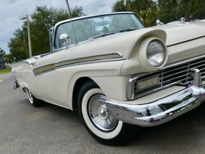 1957 Ford Fairlane Skyliner