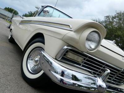 1957 Ford Fairlane Skyliner
