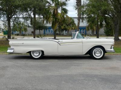 1957 Ford Fairlane Skyliner