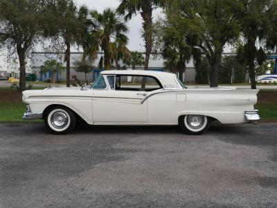 1957 Ford Fairlane Skyliner