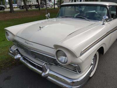 1957 Ford Fairlane Skyliner