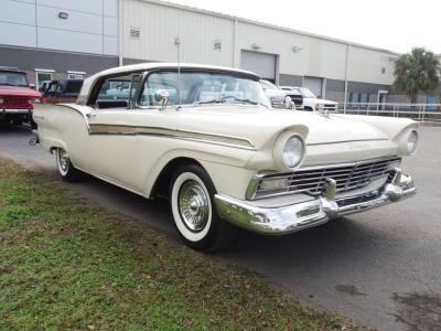 1957 Ford Fairlane Skyliner