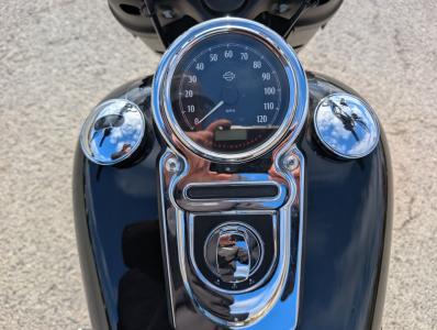 2016 Harley Davidson FLD Switchback