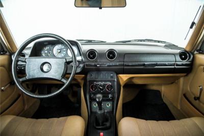 1980 Mercedes - Benz 300d w123
