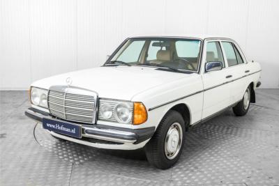 1980 Mercedes - Benz 300d w123