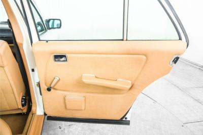 1980 Mercedes - Benz 300d w123